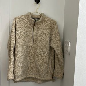 Women’s medium Sherpa pullover with pockets